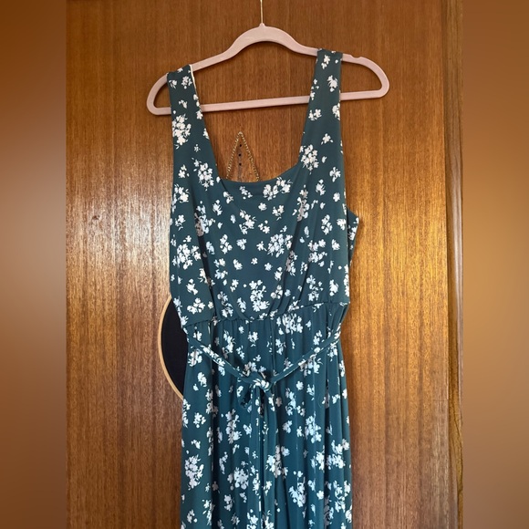 Wide leg jumpsuit. - Picture 3 of 12